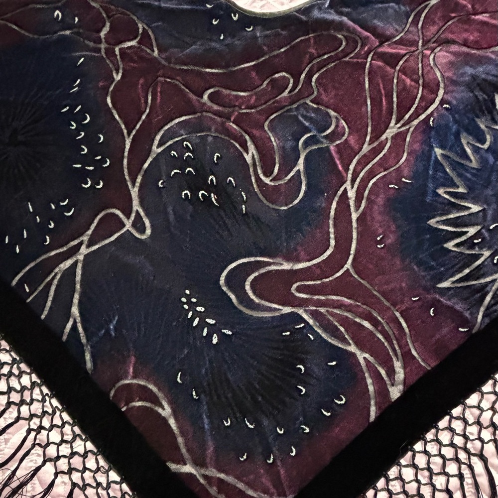 NWOT Shawl, silk/rayon velvet w/abstract burnout pattern